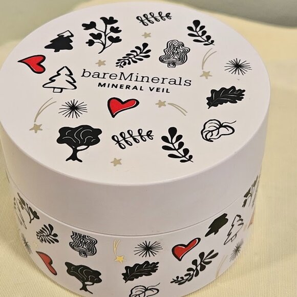 bareMinerals Mineral Veil Diamond Light Finishing Powder .38 OZ - Picture 4 of 4